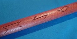 Bastone delle rune di Odino con le 24 rune del Futhark antico