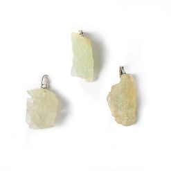 Ciondolo in Calcite verde grezza