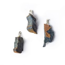 Ciondolo in Occhio di falco grezzo