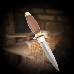 Pugnale con manico in legno (athame)