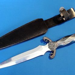 Pugnale con testa d'aquila (Athame)