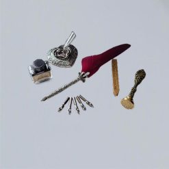 Set calligrafico con penna d'oca, inchiostro e timbro a sigillo