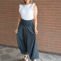 Pantalone-Donna-Afghano-righe---Grigio-modella-02